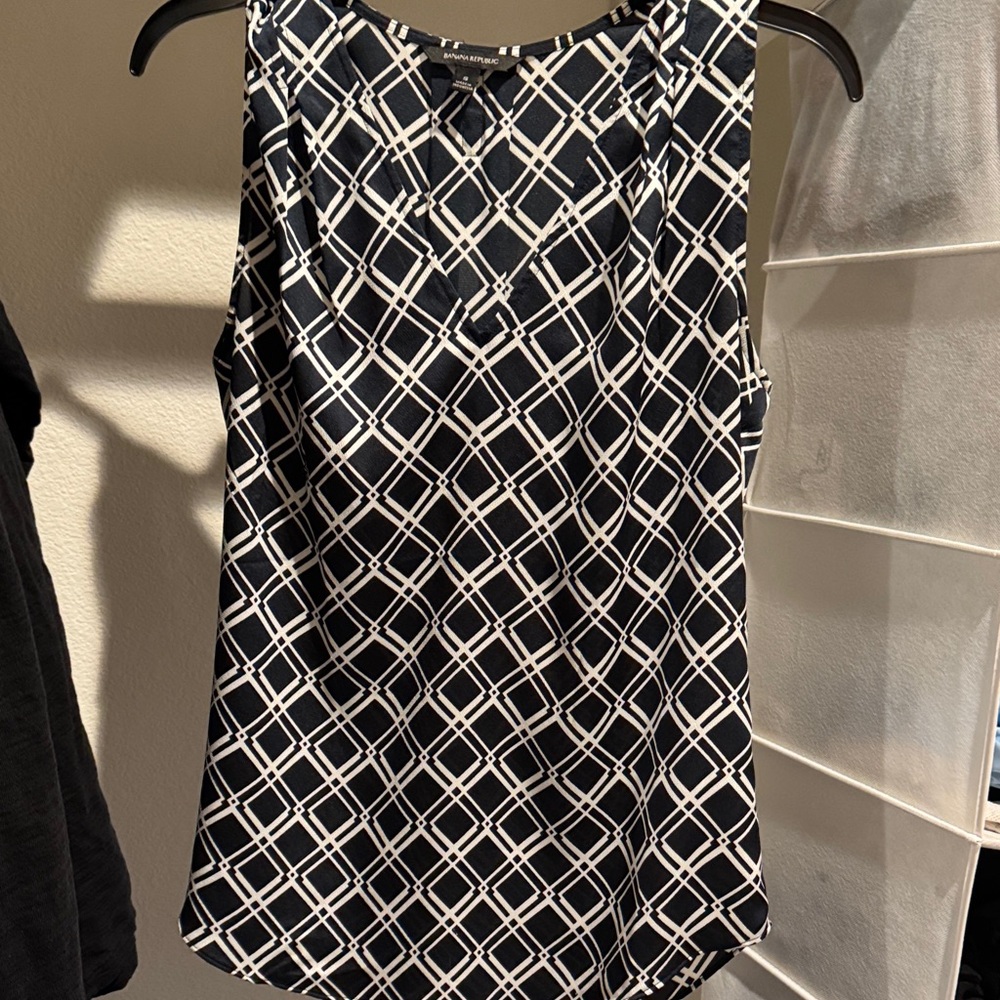 Banana Republic Geometric Navy and White Blouse